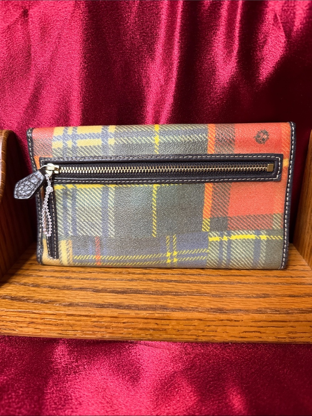 Dooney & Bourke wallet - Picture 3 of 8